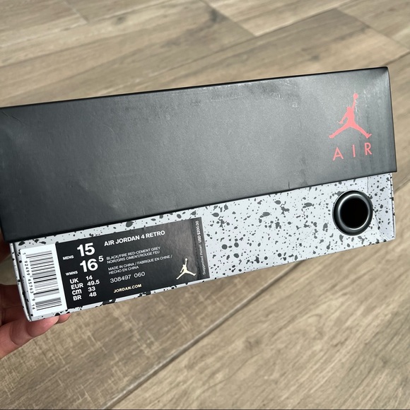 JORDAN 4 RETRO BRED (2019) - Picture 8 of 9